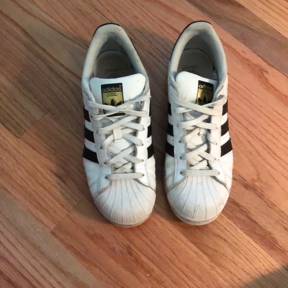 Adidas superstars